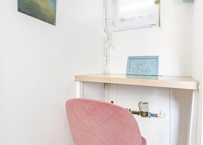 Tiny Bikini Maison Esprit A A 200 M De La *