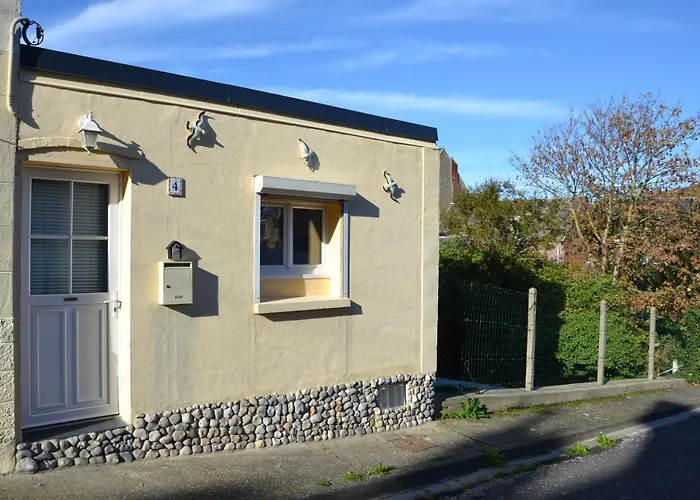 Holiday home Tiny Bikini Maison Esprit A A 200 M De La *